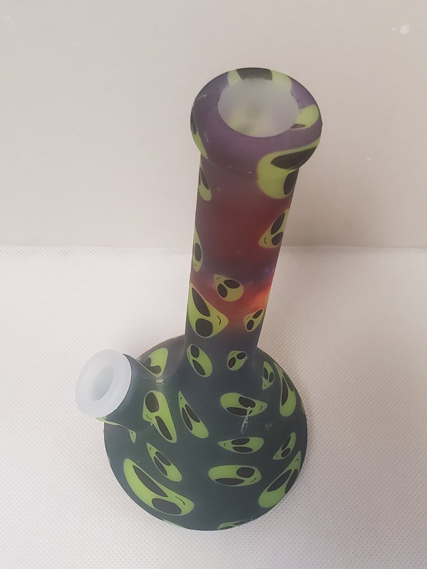 Alien Silicone bong